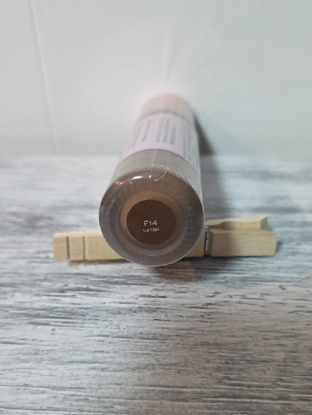 Revolution Conceal & Hydrate Radiance Foundation – Medium/full Coverage- F14